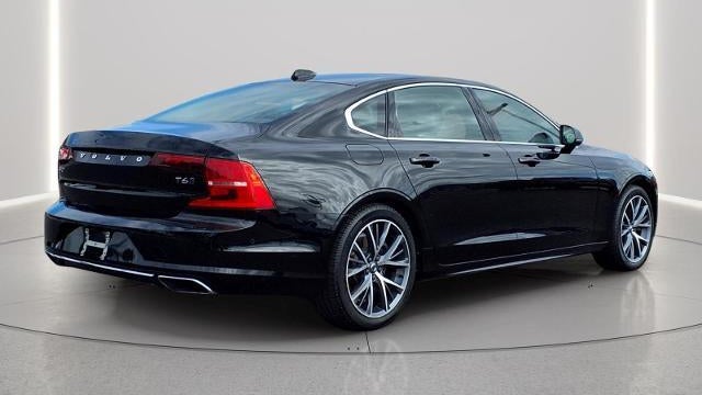 2019 Volvo S90 T6 Momentum