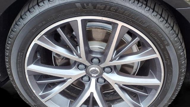2019 Volvo S90 T6 Momentum