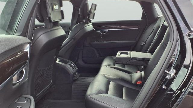 2019 Volvo S90 T6 Momentum