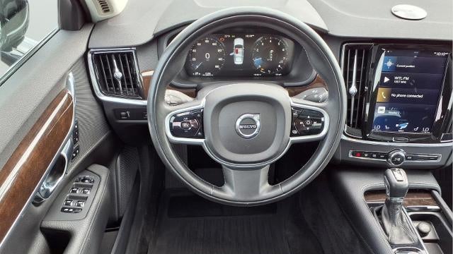 2019 Volvo S90 T6 Momentum