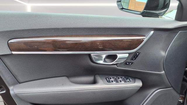 2019 Volvo S90 T6 Momentum