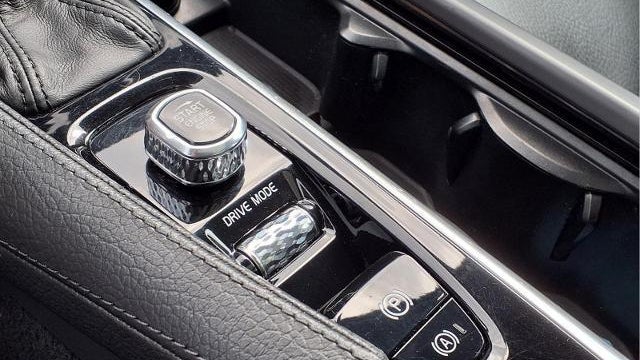 2019 Volvo S90 T6 Momentum