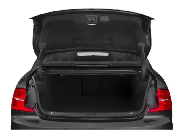 2019 Volvo S90 - $18,500