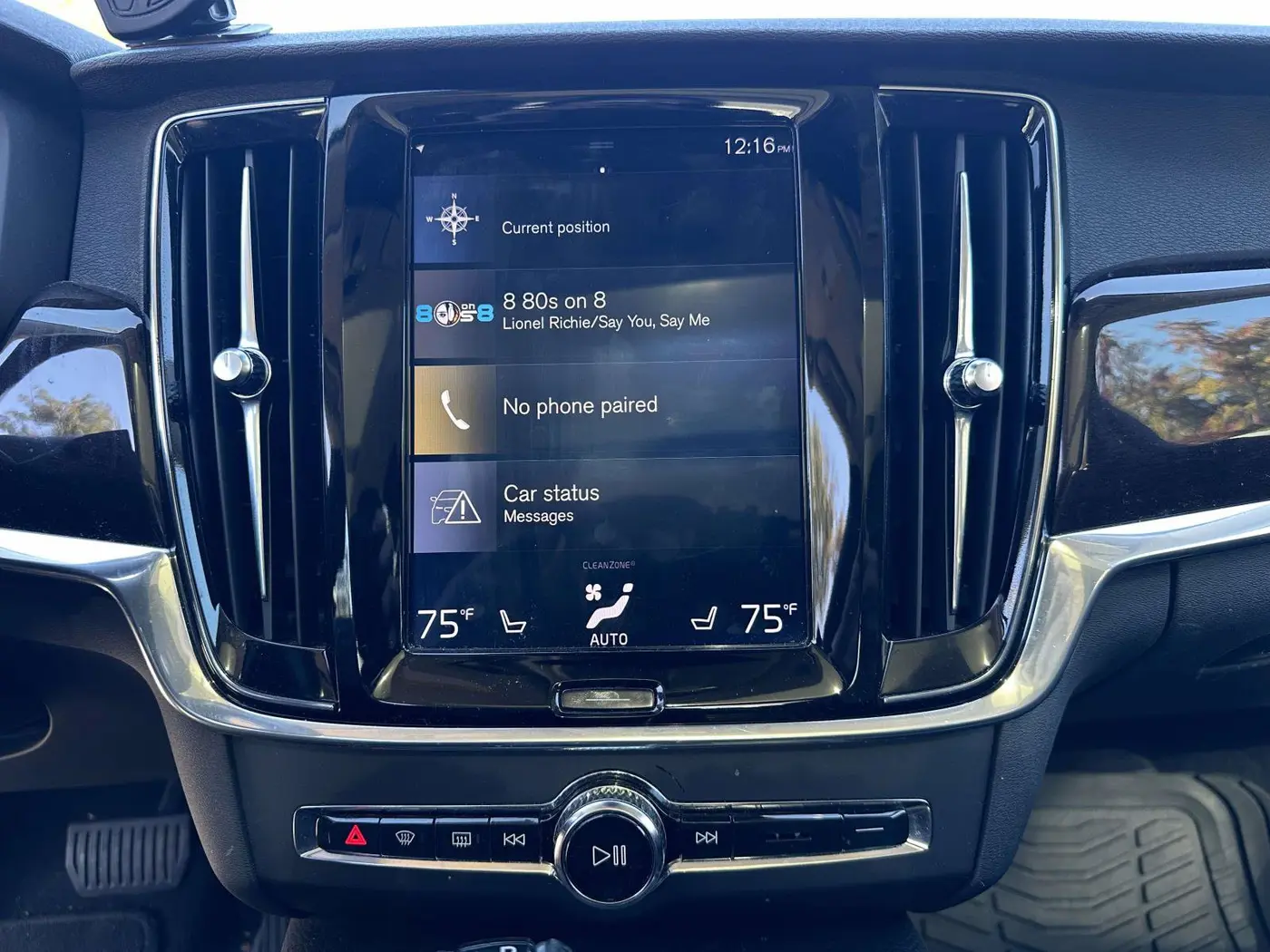 2019 Volvo S90 - $18,000
