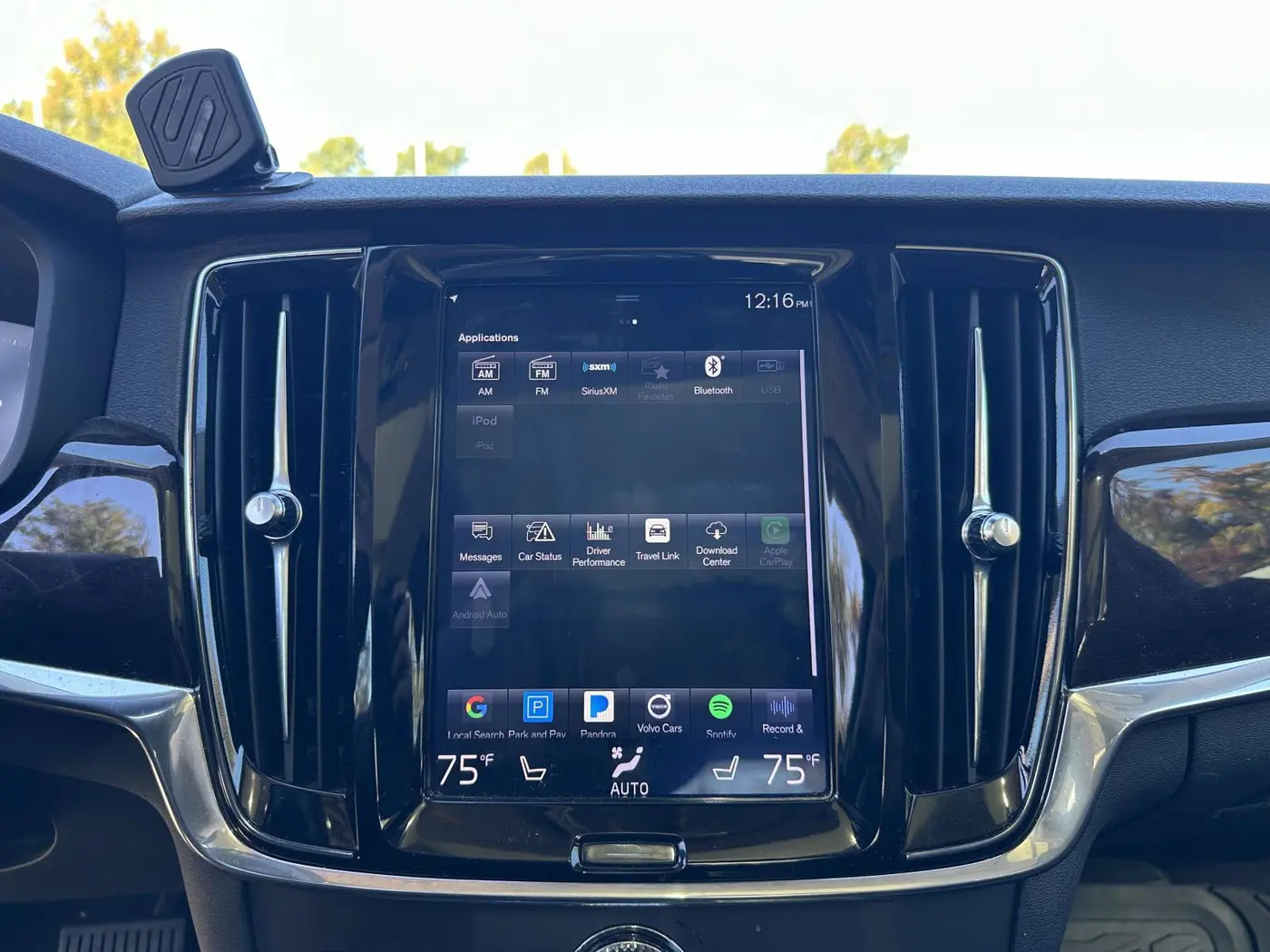 2019 Volvo S90 - $18,000