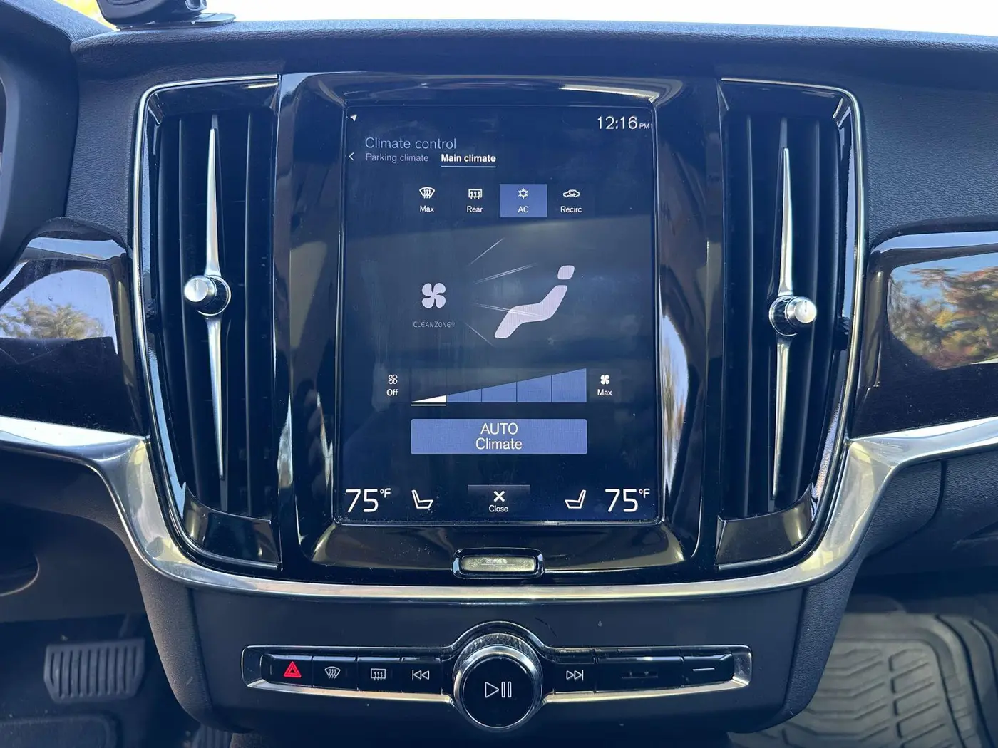 2019 Volvo S90 - $18,000