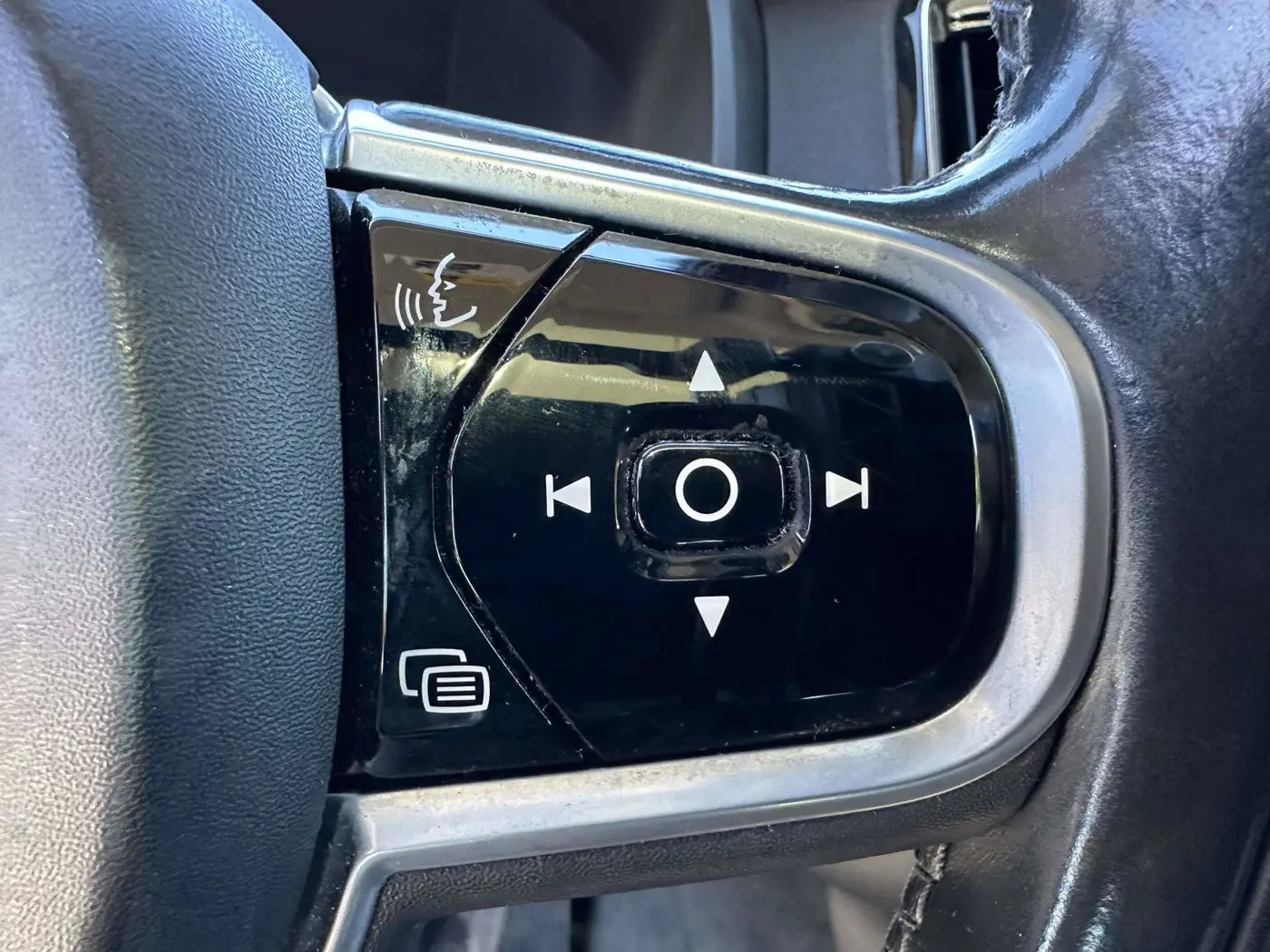 2019 Volvo S90 - $18,000