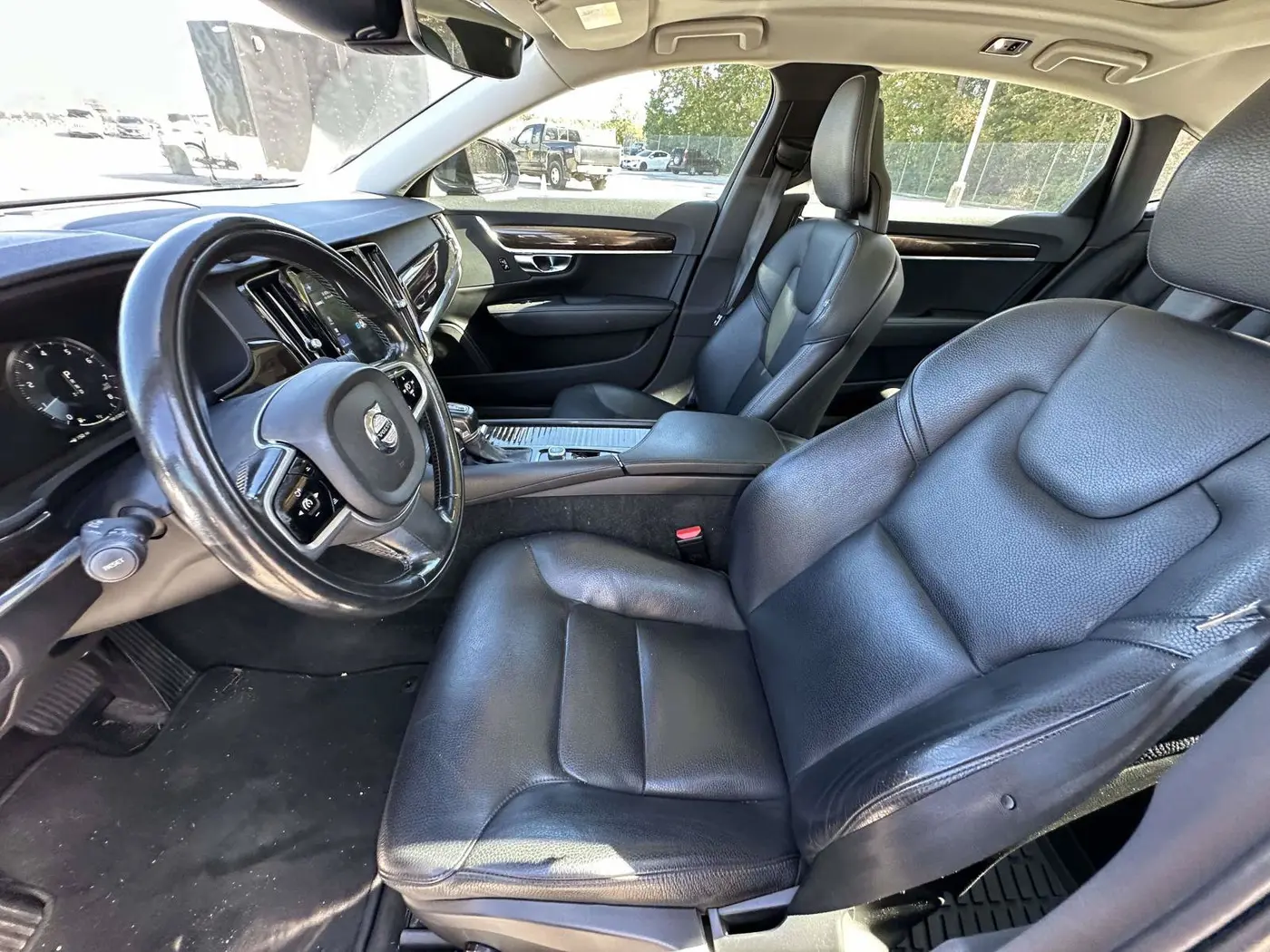 2019 Volvo S90 - $18,000