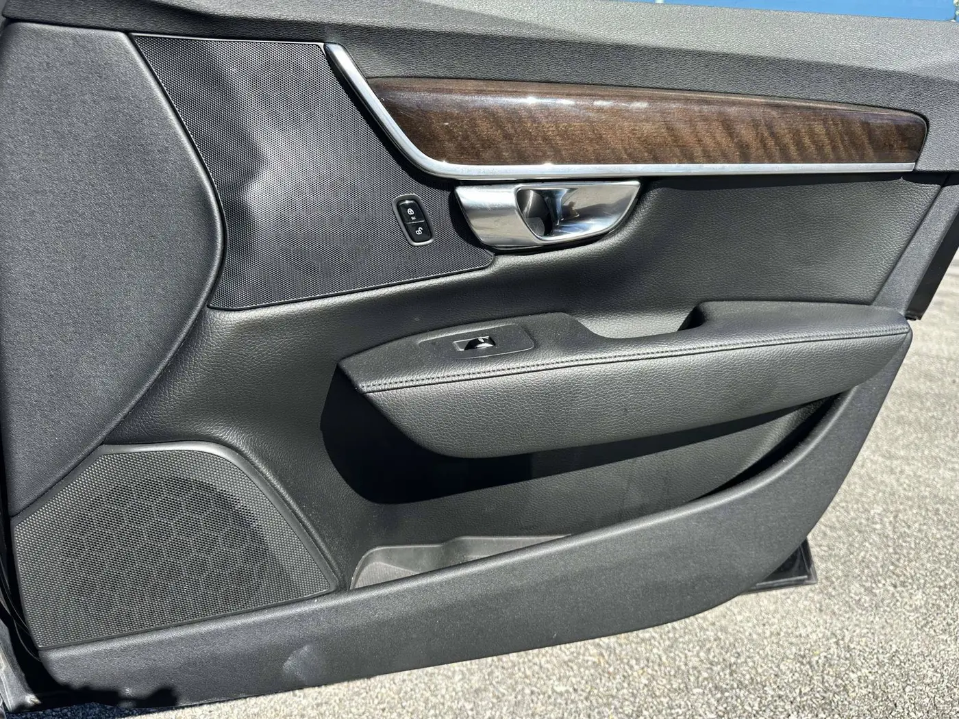 2019 Volvo S90 - $18,000