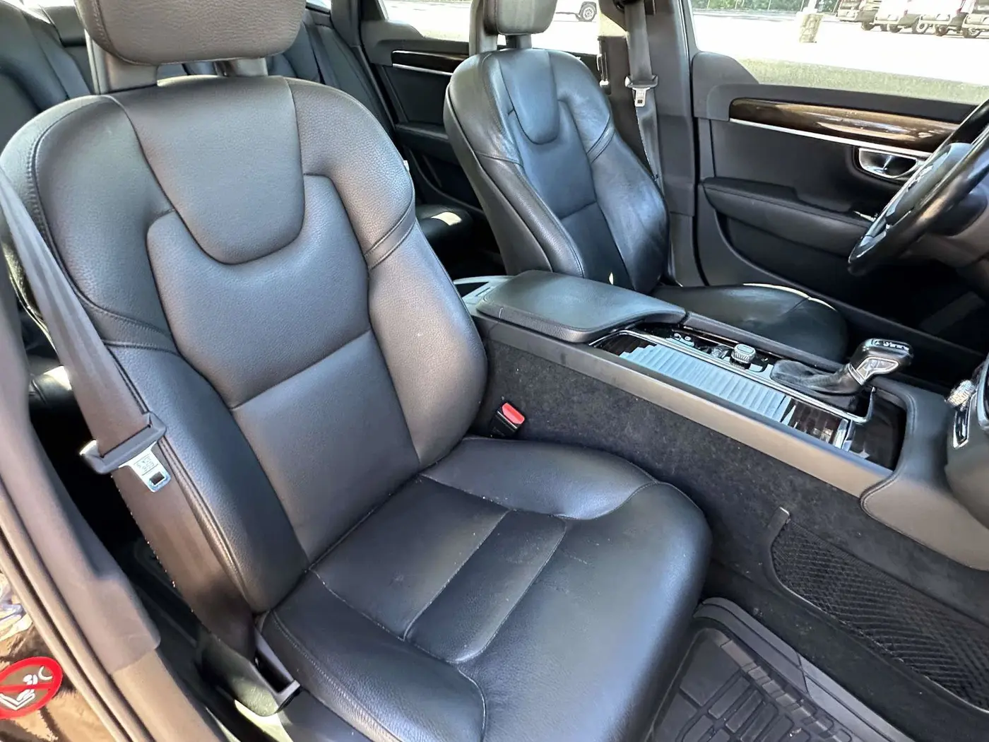 2019 Volvo S90 - $18,000