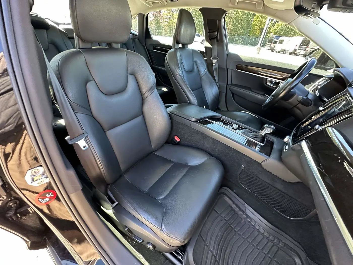2019 Volvo S90 - $18,000