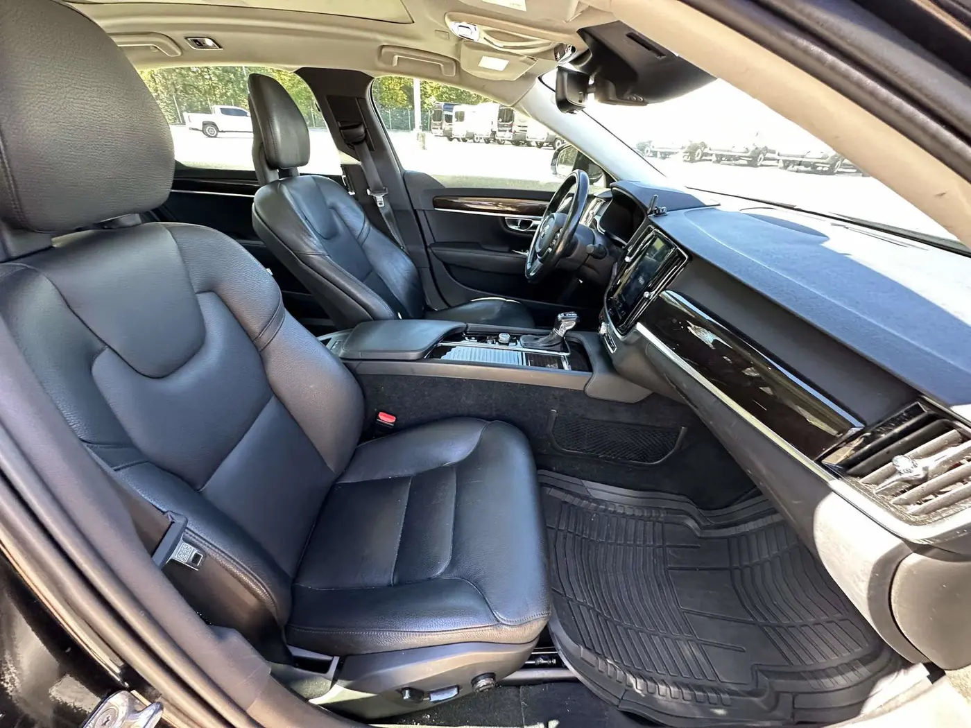 2019 Volvo S90 - $18,000