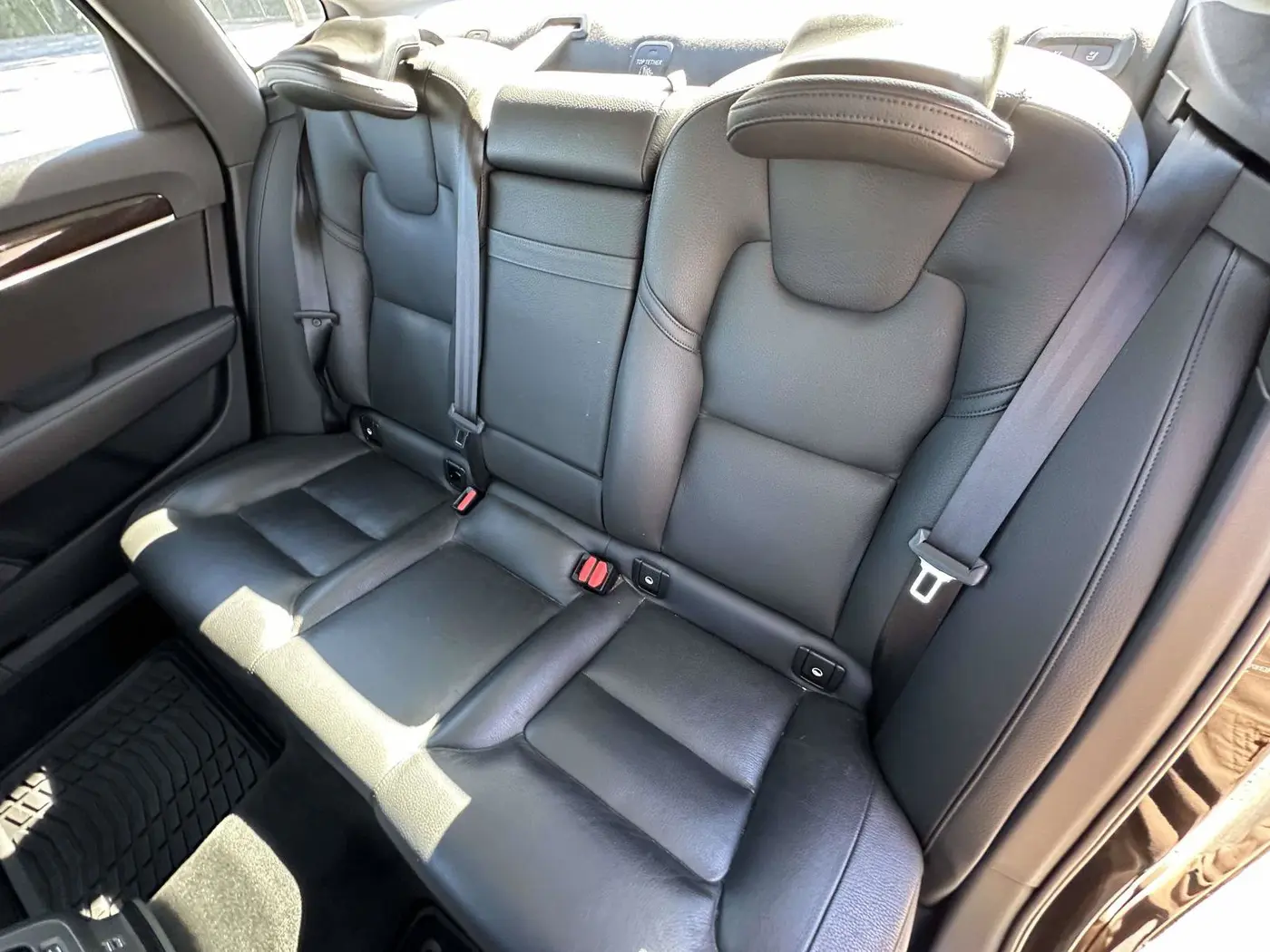 2019 Volvo S90 - $18,000