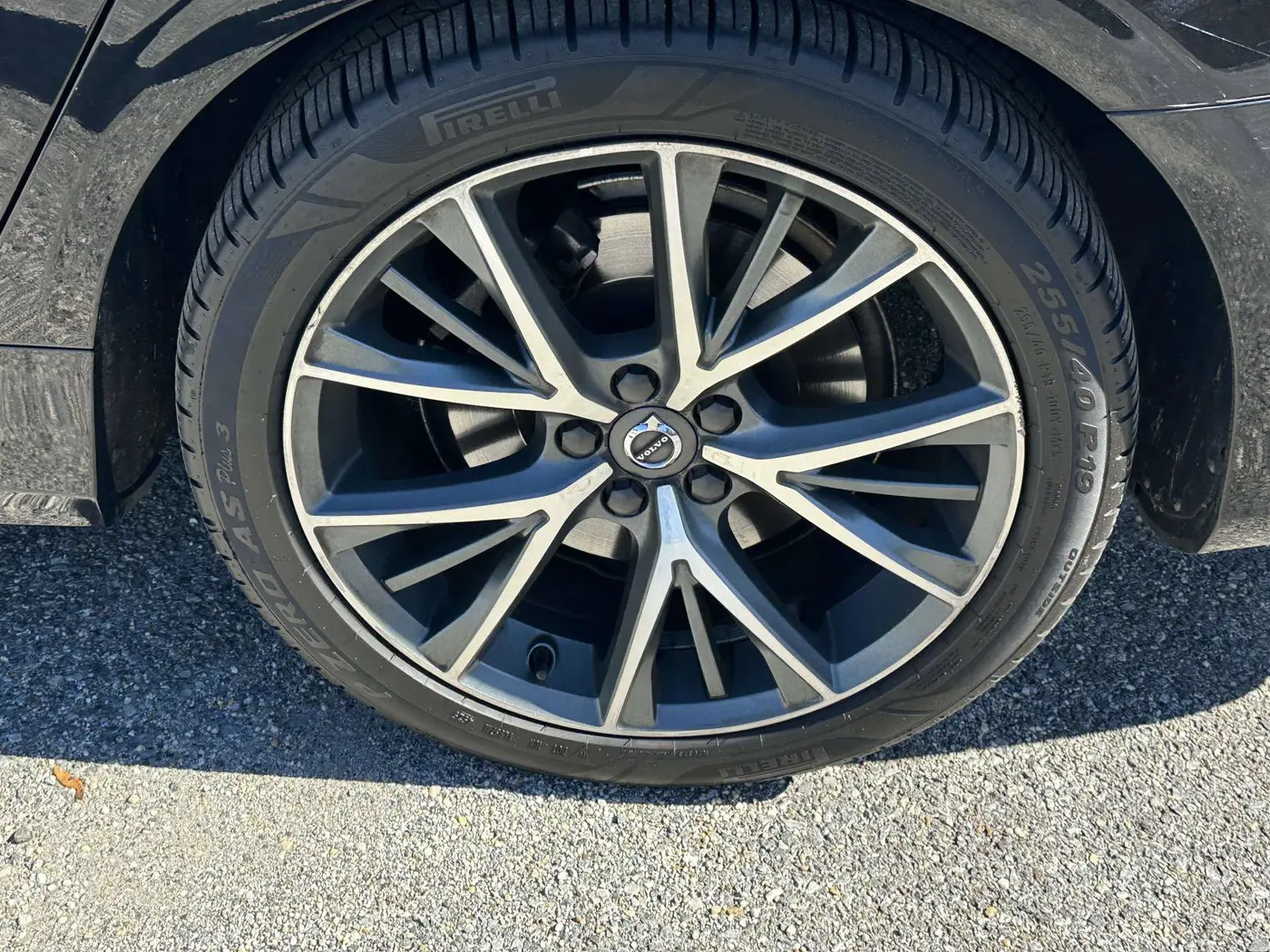 2019 Volvo S90 - $18,000