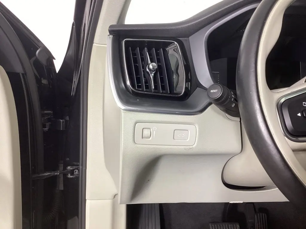 2019 Volvo XC60 - $20,767
