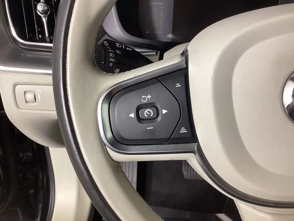 2019 Volvo XC60 - $20,767