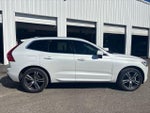 2019 XC60 Thumbnail 3