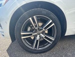 2019 XC60 Thumbnail 13