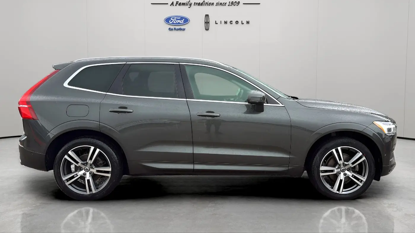 2019 Volvo XC60 T5 Momentum