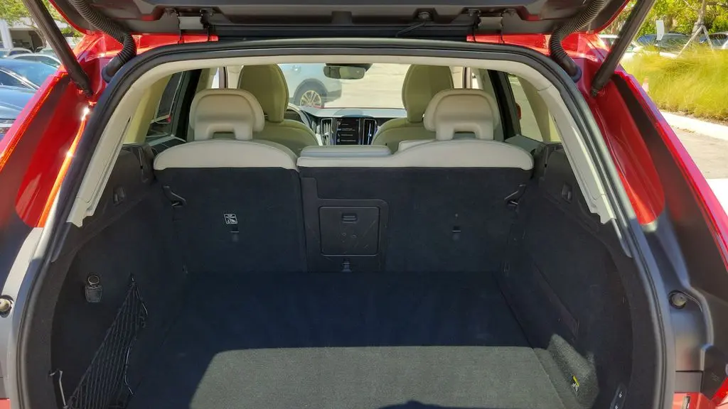 2019 Volvo XC60 T5 Momentum