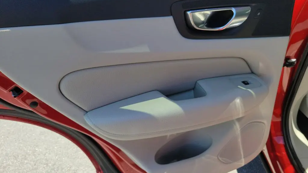 2019 Volvo XC60 T5 Momentum