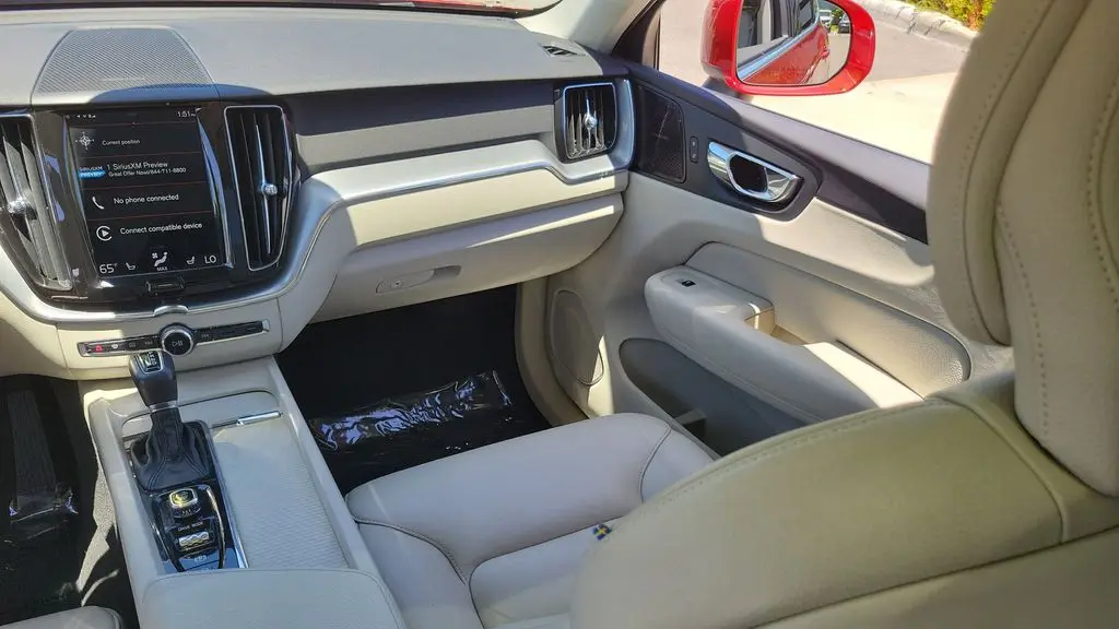 2019 Volvo XC60 T5 Momentum
