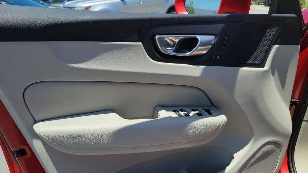 2019 Volvo XC60 T5 Momentum