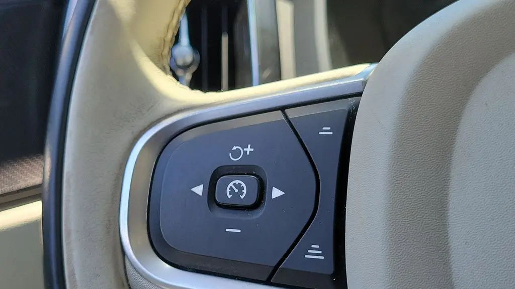 2019 Volvo XC60 T5 Momentum