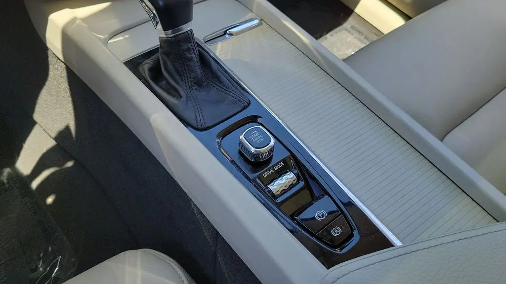 2019 Volvo XC60 T5 Momentum