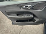 2019 XC60 Thumbnail 12