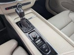 2019 XC60 Thumbnail 12