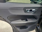 2019 XC60 Thumbnail 11