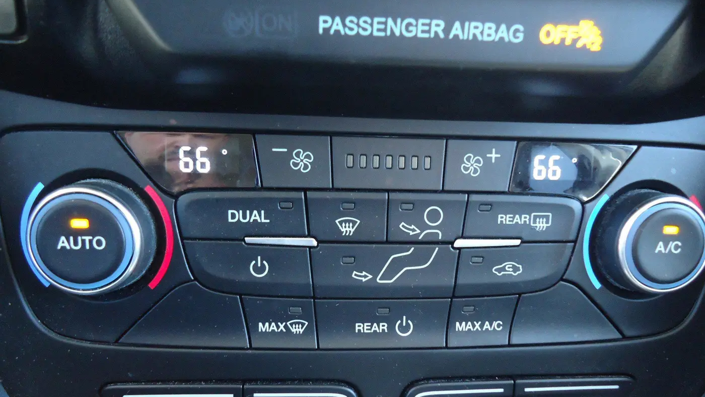 2023 Ford Transit Connect XLT