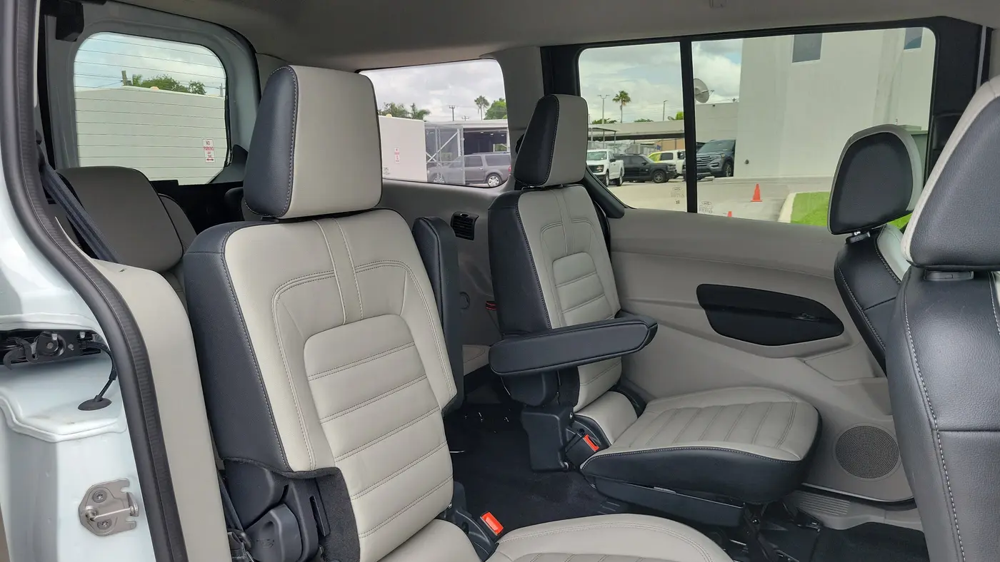 2023 Ford Transit Connect XLT