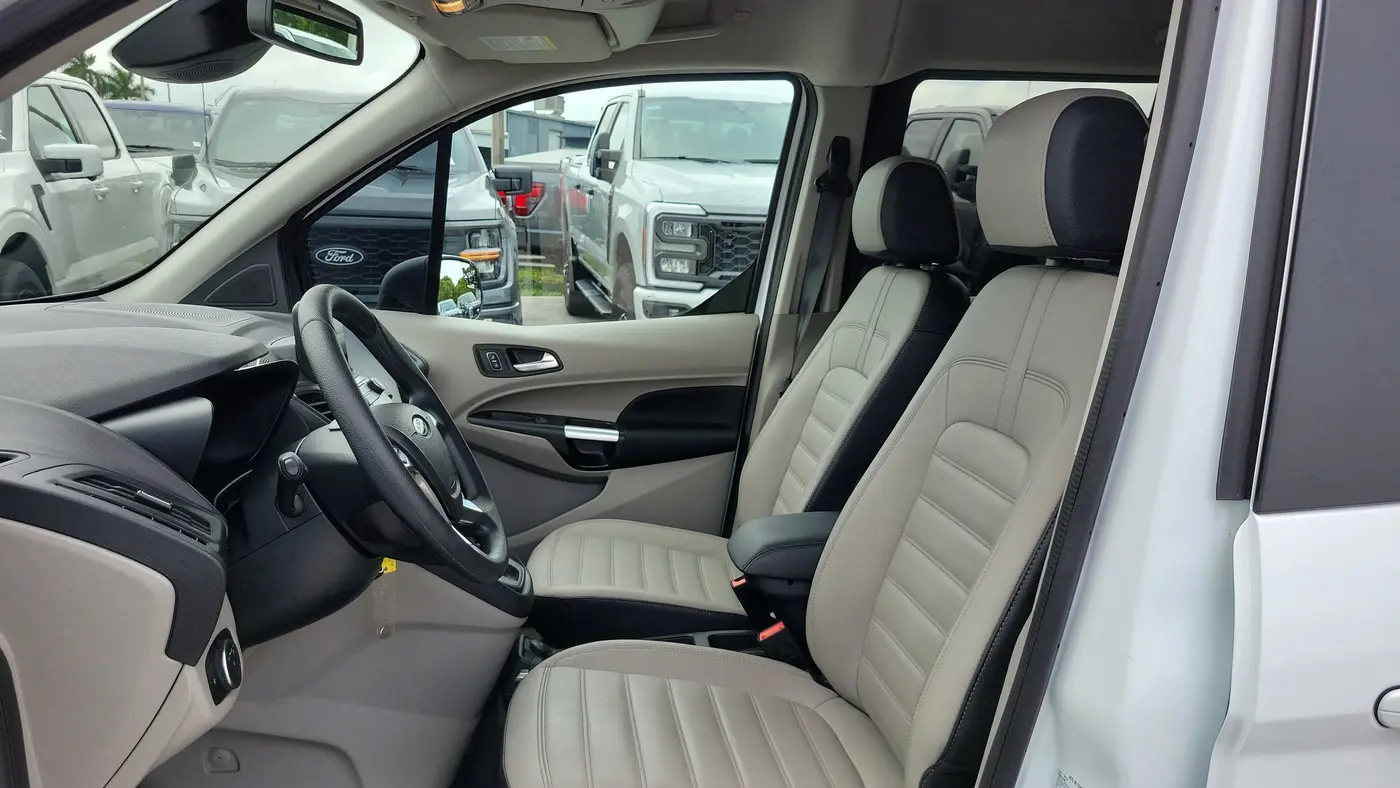 2023 Ford Transit Connect XLT