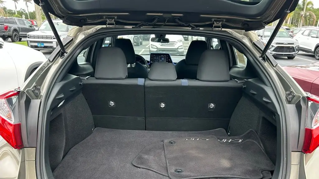 2021 Toyota C-HR LE
