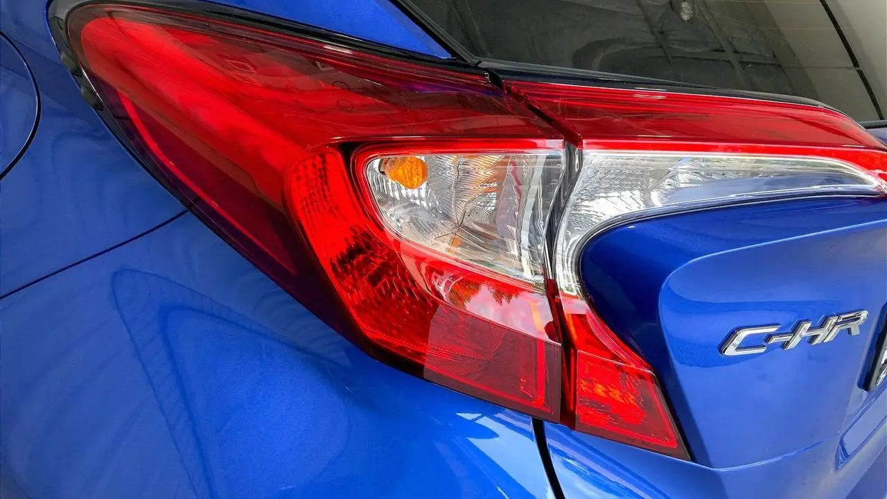 2022 Toyota C-HR XLE