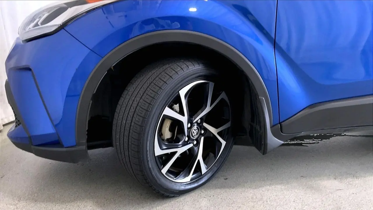 2022 Toyota C-HR XLE