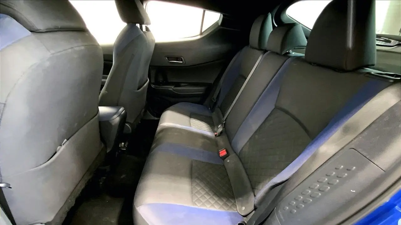 2022 Toyota C-HR XLE