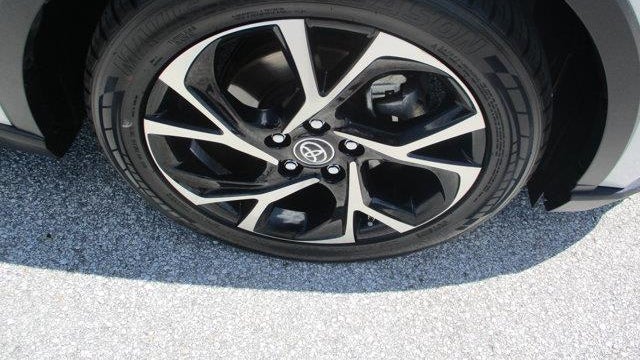 2020 Toyota C-HR LE