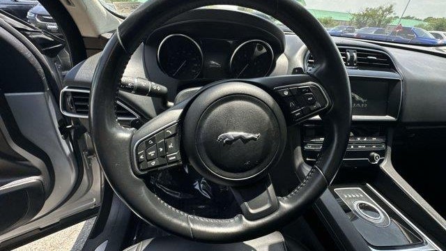 2020 Jaguar F-PACE 25t Premium