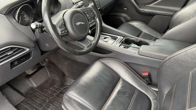 2017 Jaguar F-PACE 35t Prestige
