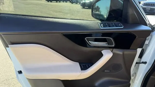 2020 Jaguar F-PACE 25t Prestige