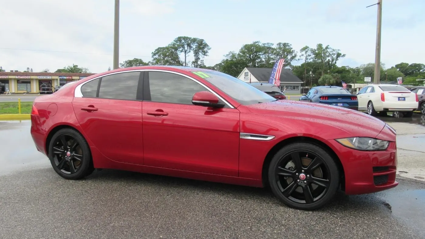 2017 Jaguar XE 25t Premium