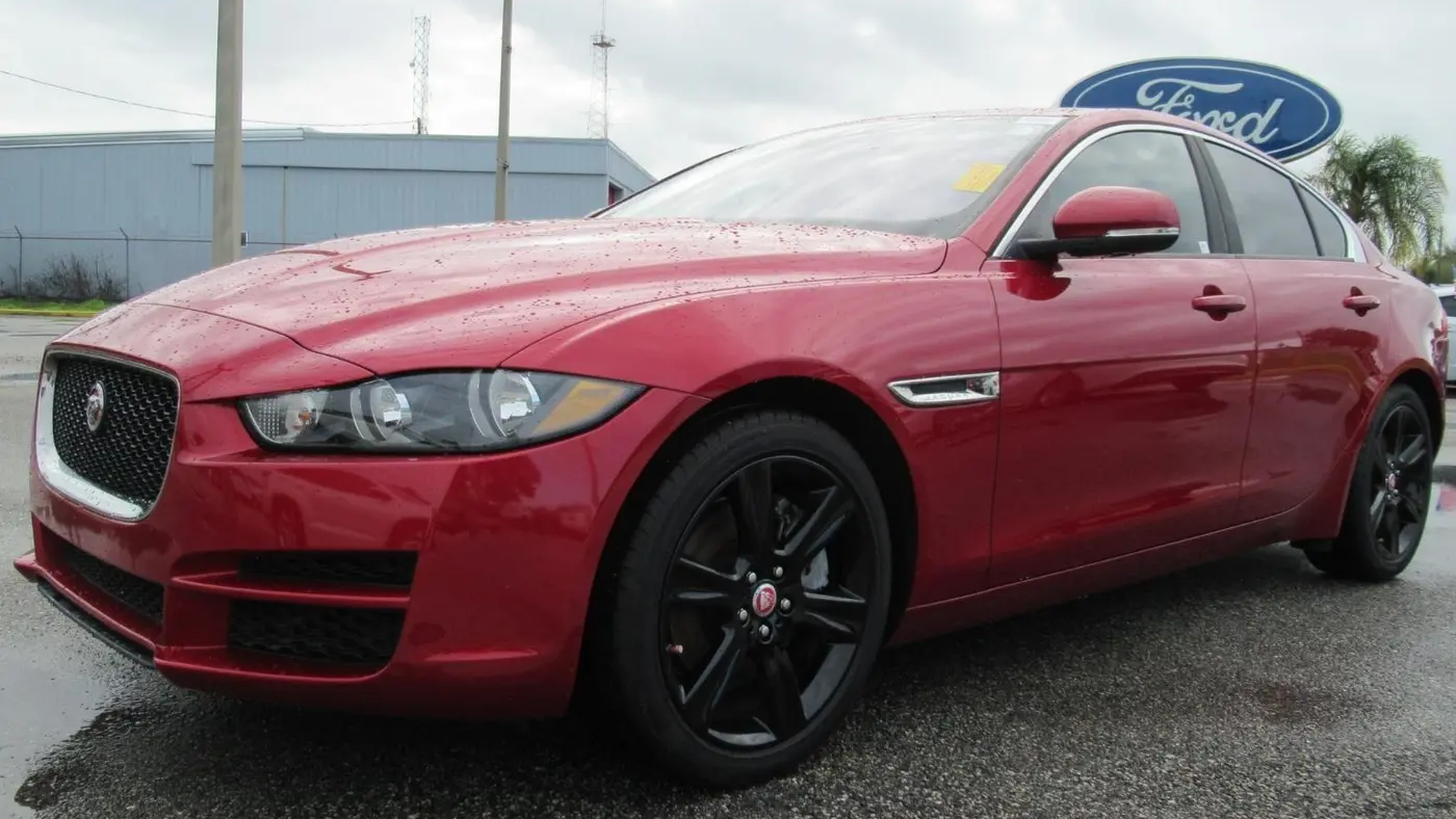 2017 Jaguar XE 25t Premium