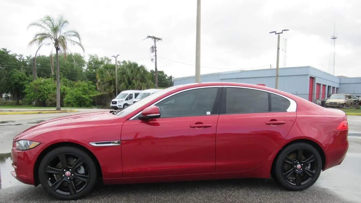 2017 Jaguar XE 25t Premium