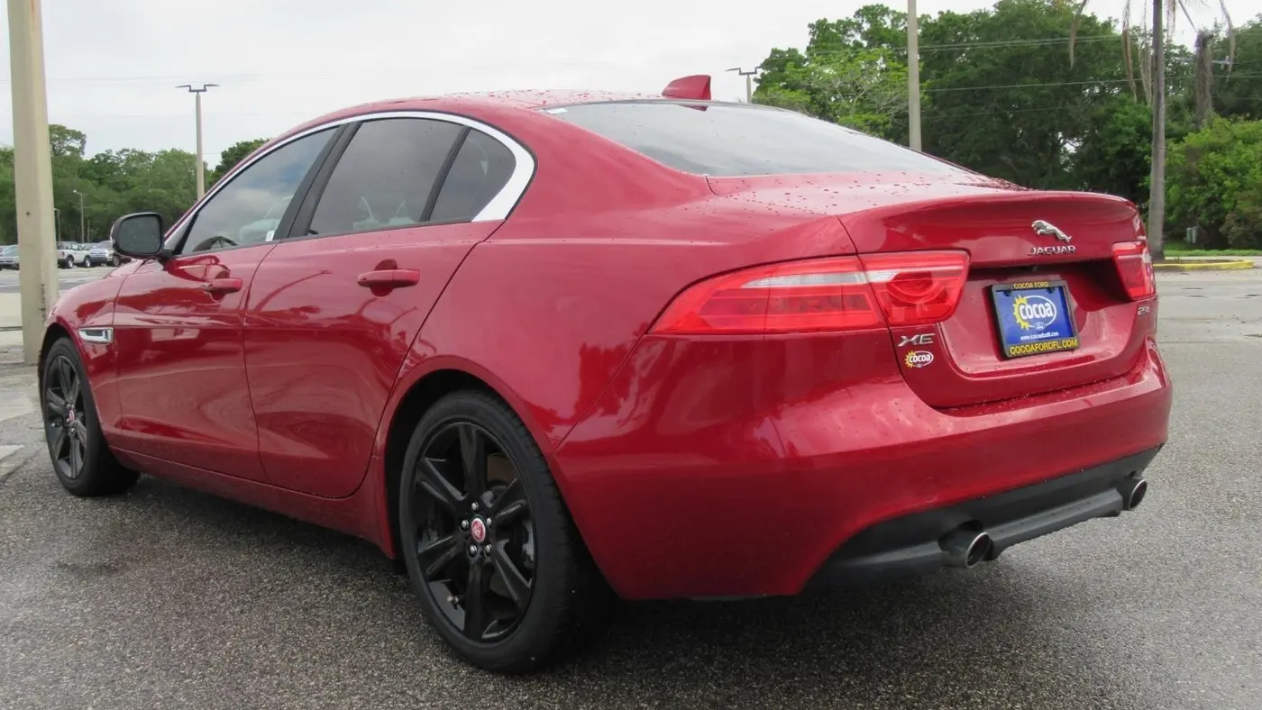 2017 Jaguar XE 25t Premium