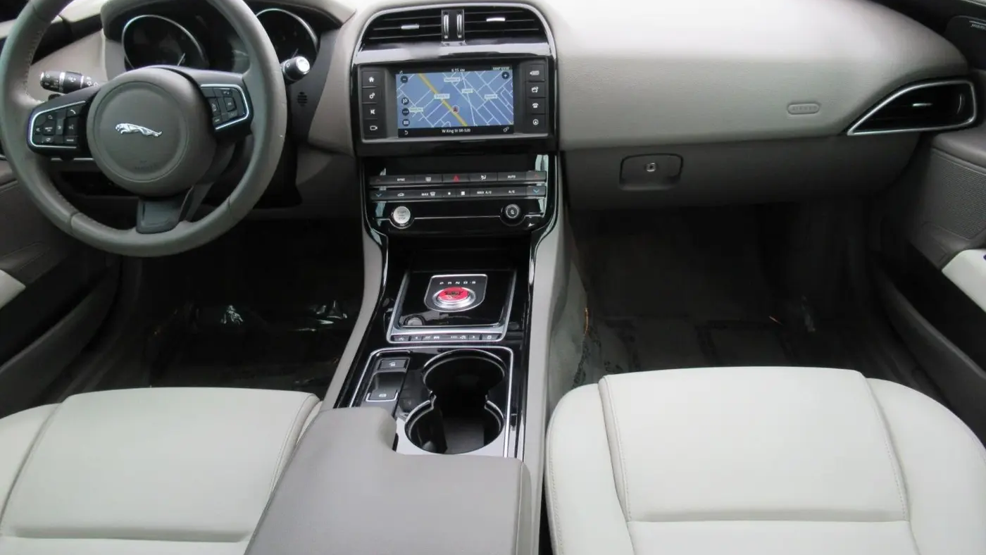 2017 Jaguar XE 25t Premium