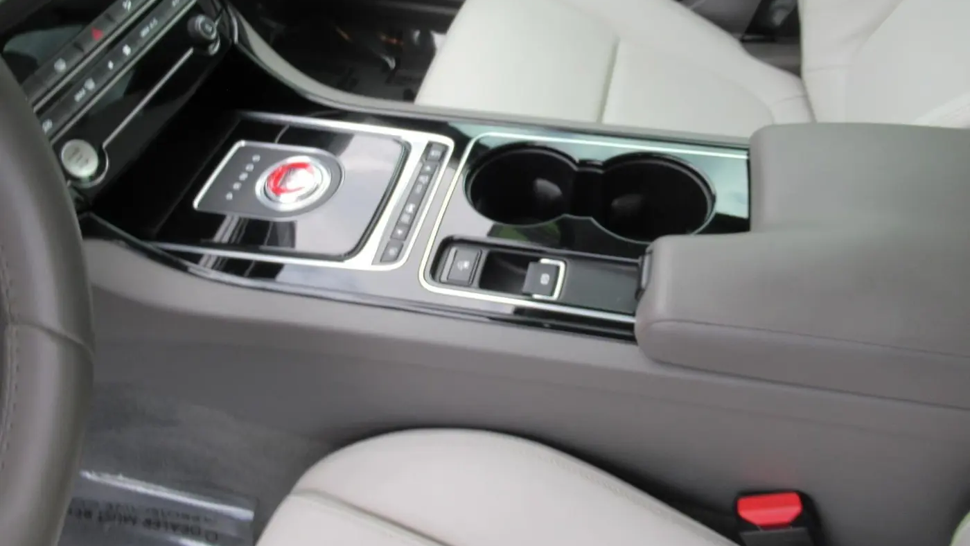 2017 Jaguar XE 25t Premium