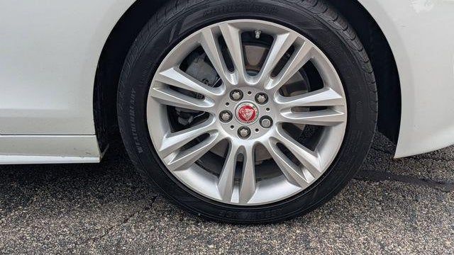 2018 Jaguar XE 25t R-Sport